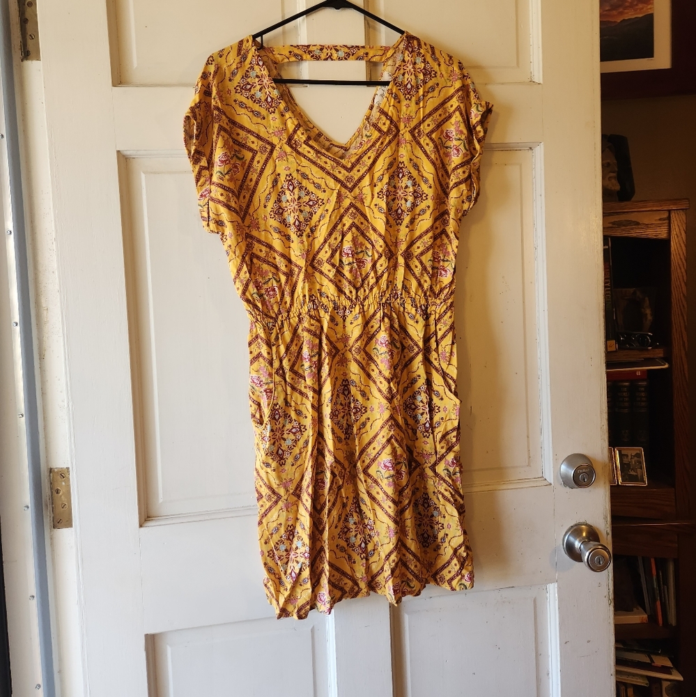3/$20 Yellow Patterned Large Pink Rose Dress
